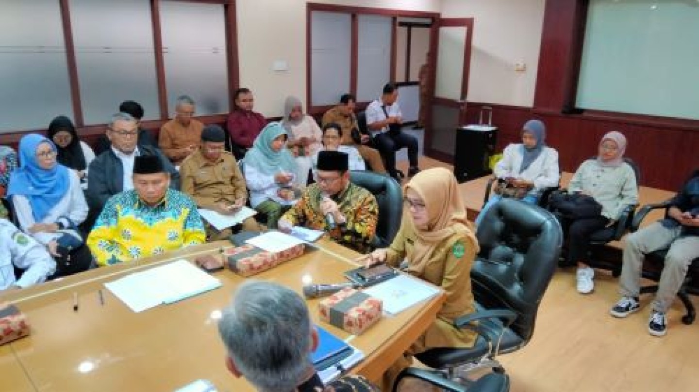 Panitia Pusat dan Daerah Rapat Bersama